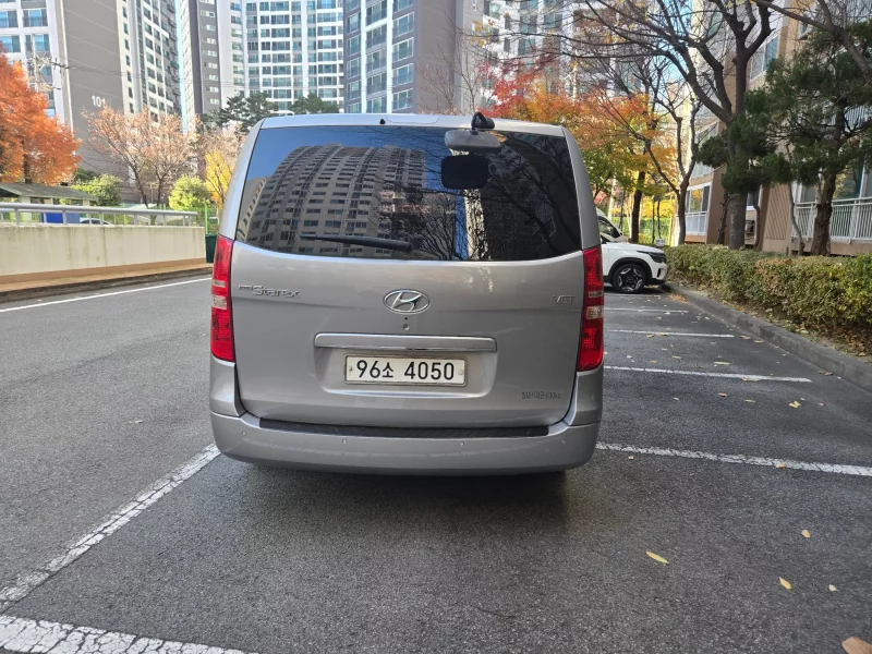 Hyundai Starex
