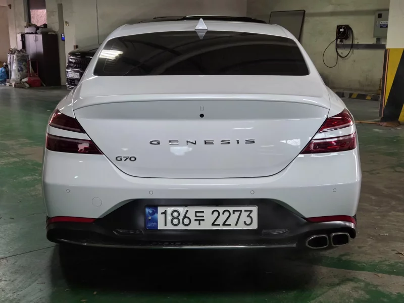Genesis G70
