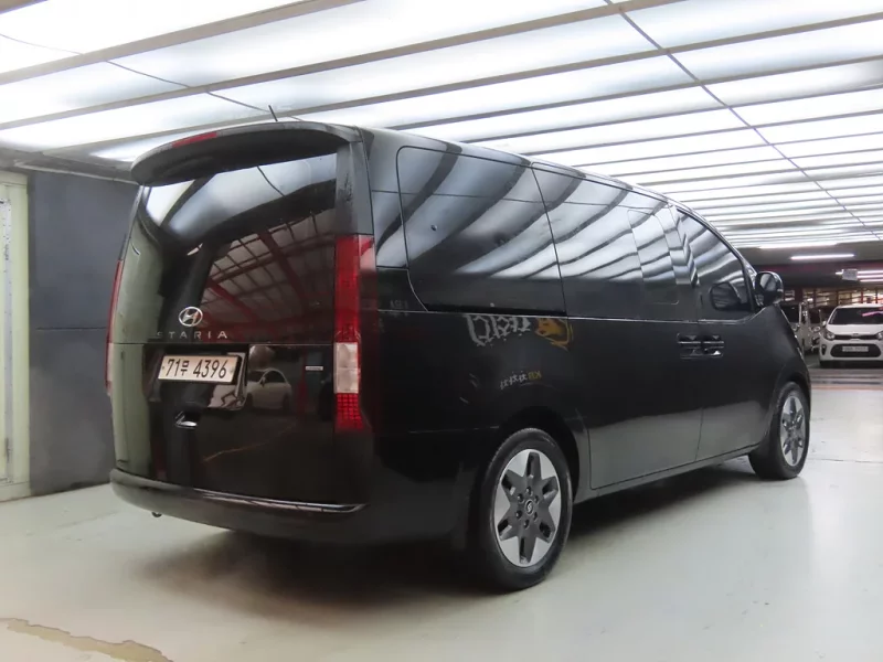 Hyundai Staria