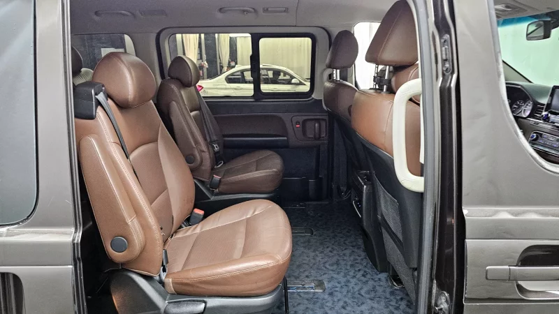 Hyundai Starex