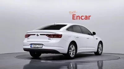 Renault SM6
