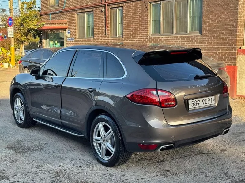 Porsche CAYENNE