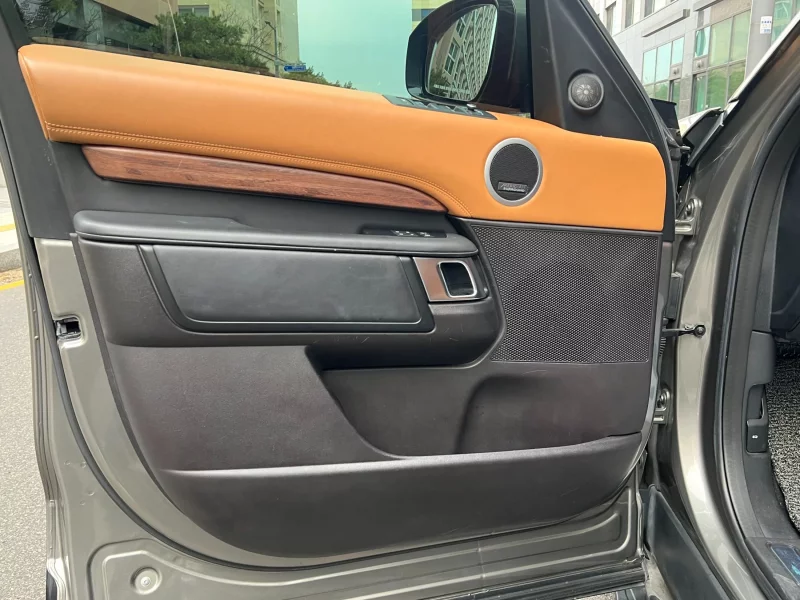 Land Rover DISCOVERY