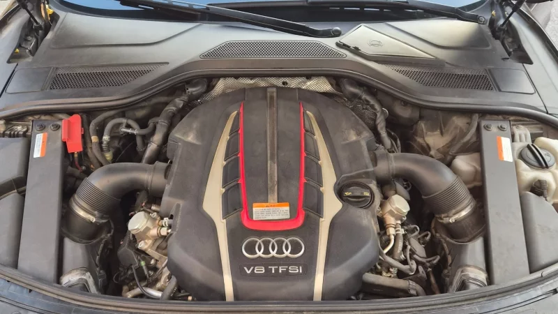 Audi S8