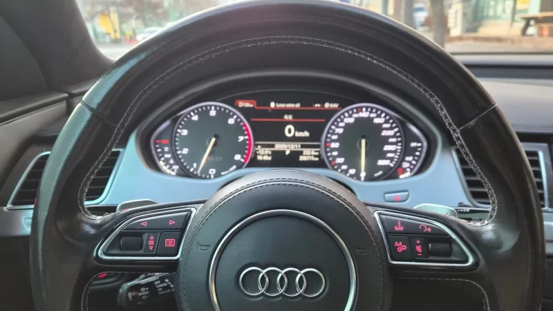 Audi S8