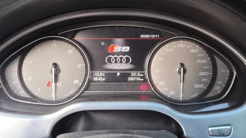 Audi S8