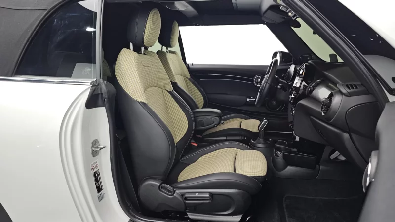 MINI Cooper Convertible