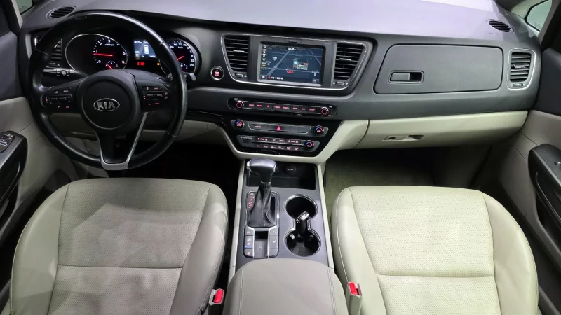 Kia Carnival