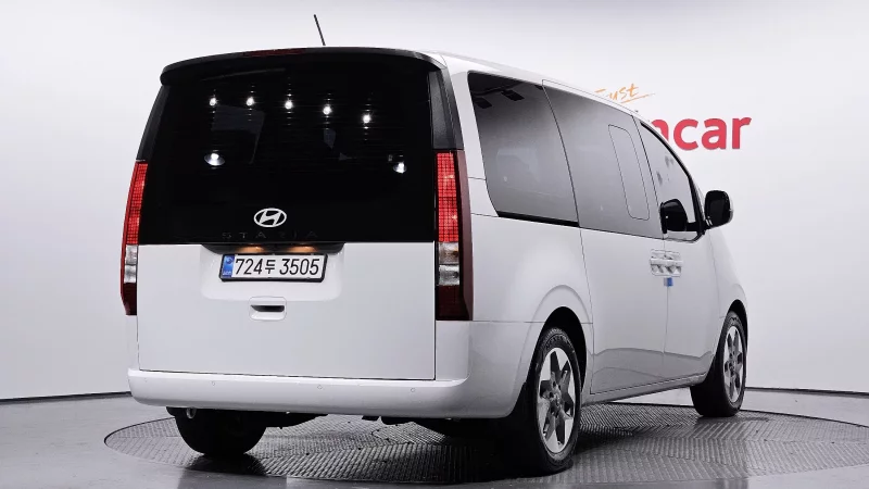 Hyundai Staria