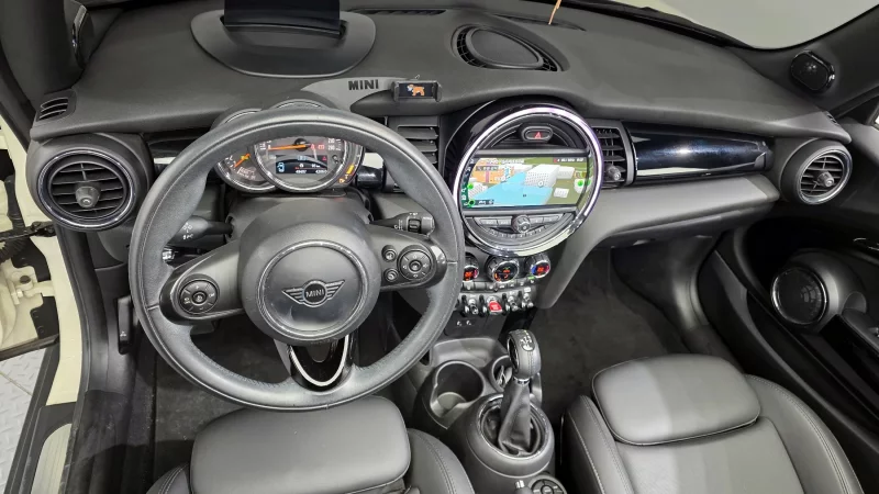 MINI Cooper Convertible