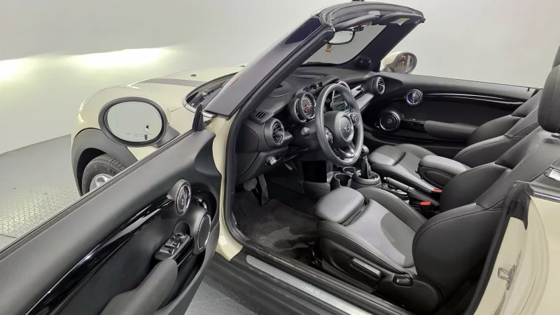 MINI Cooper Convertible