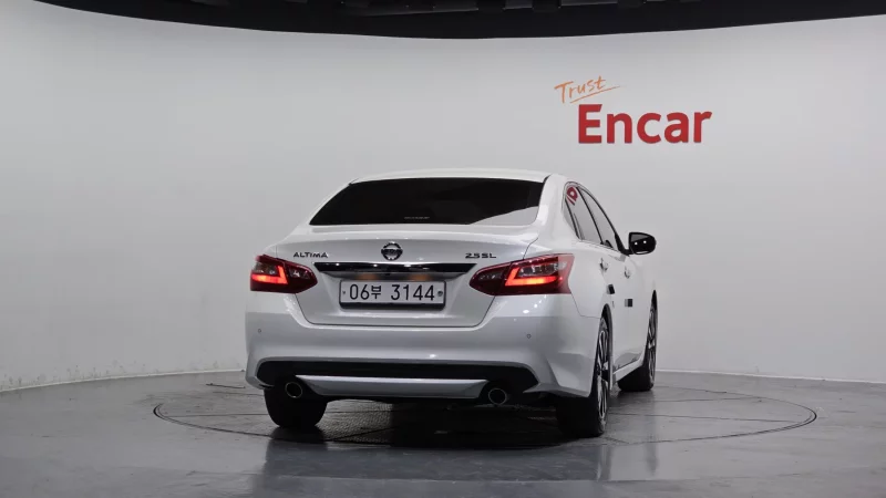 Nissan Altima
