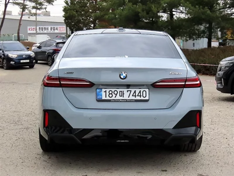 BMW 5-Series