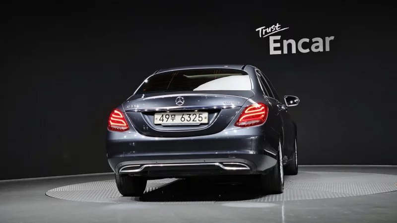 Mercedes-Benz C-Class