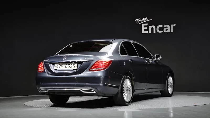 Mercedes-Benz C-Class