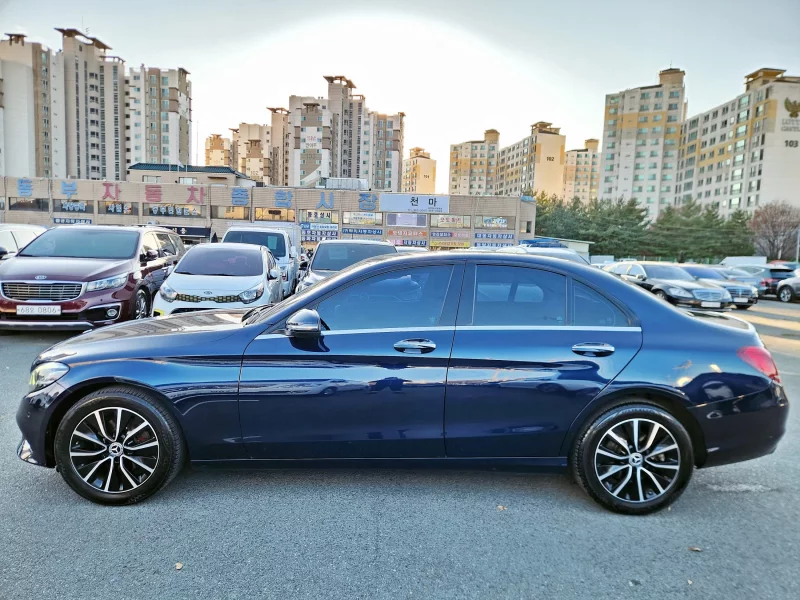 Mercedes-Benz C-Class