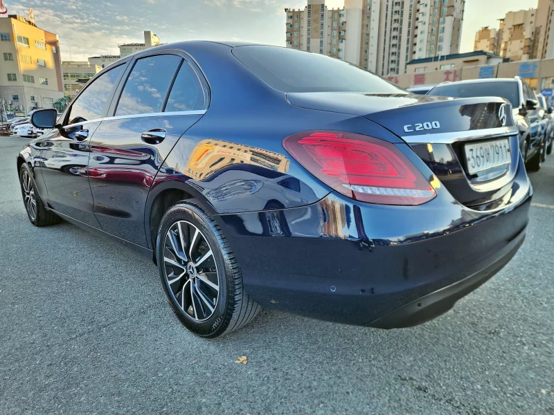 Mercedes-Benz C-Class