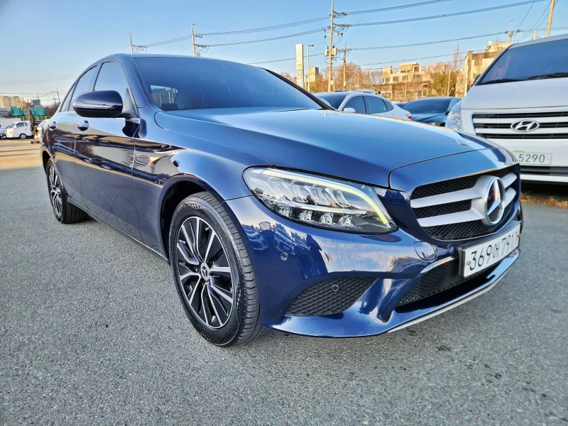Mercedes-Benz C-Class