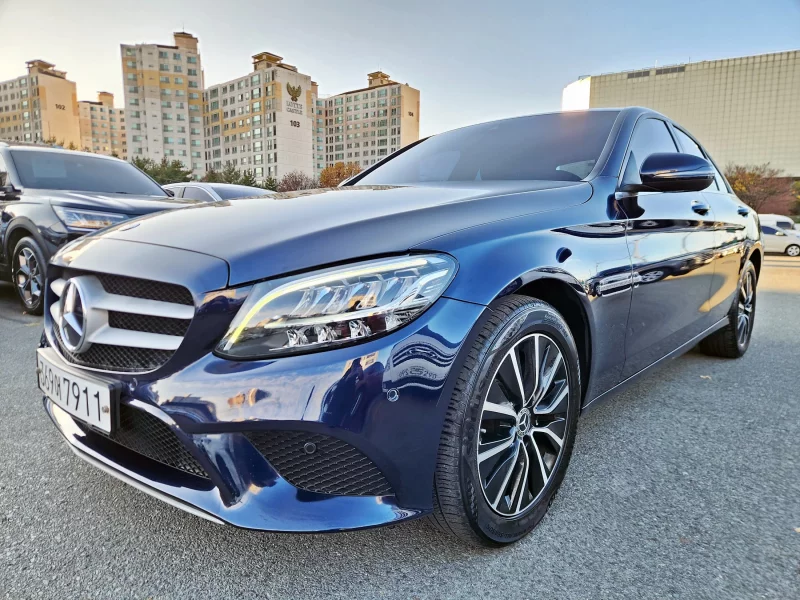 Mercedes-Benz C-Class