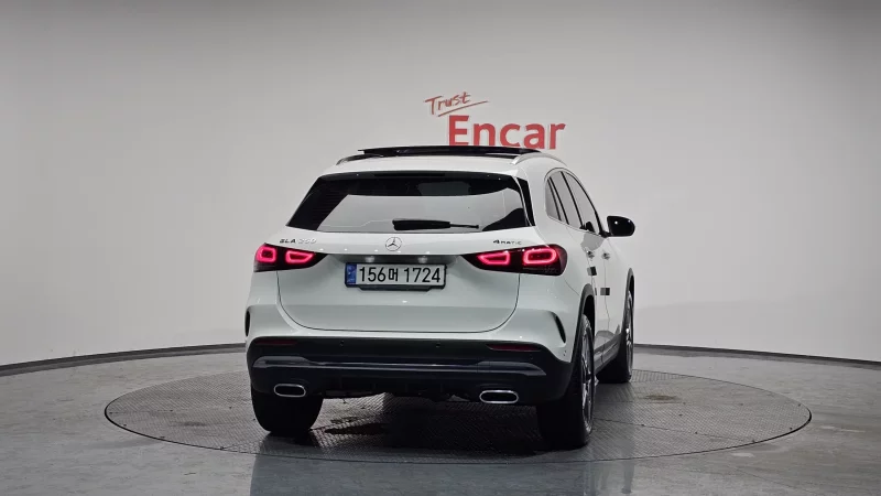 Mercedes-Benz GLA-Class