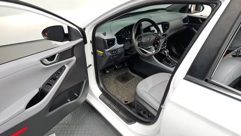Hyundai Ioniq