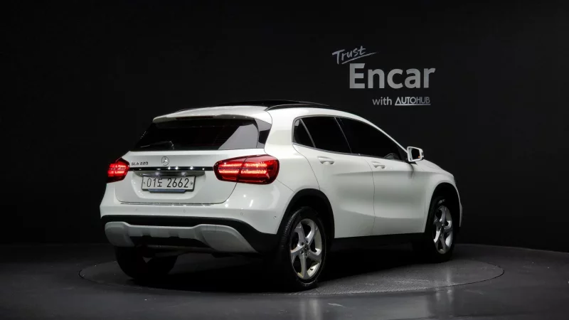 Mercedes-Benz GLA-Class