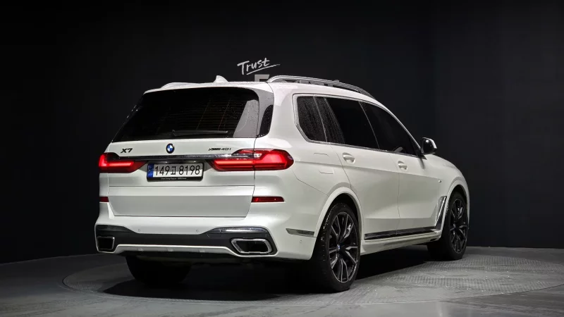 BMW X7