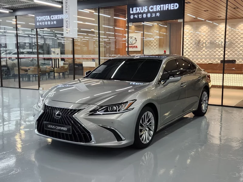 Lexus ES