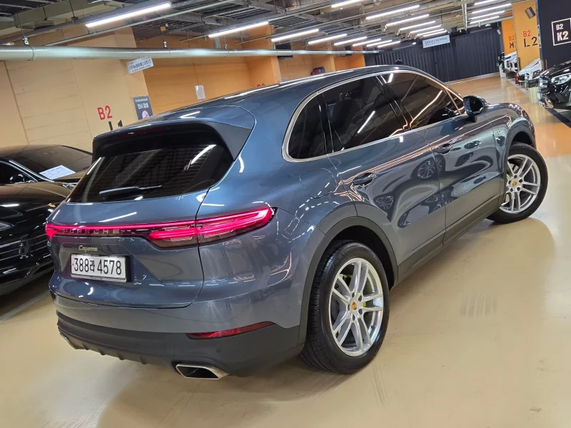 Porsche CAYENNE