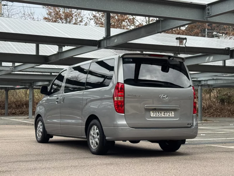 Hyundai Starex