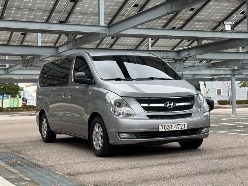 Hyundai Starex