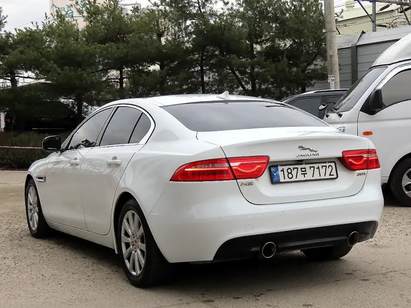 Jaguar XE