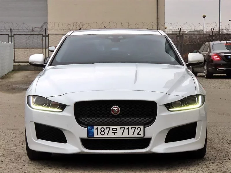 Jaguar XE