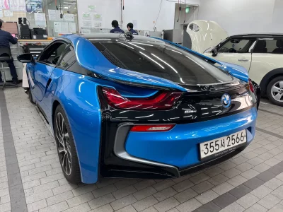 BMW i8