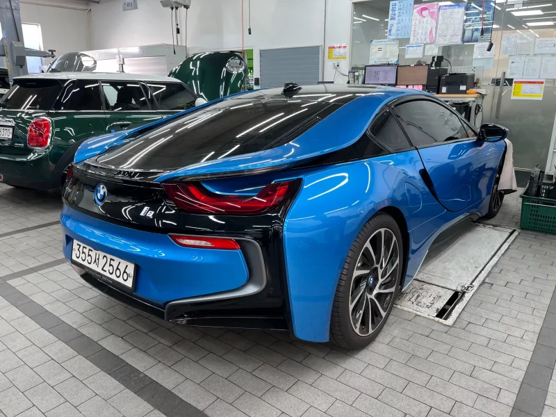 BMW i8