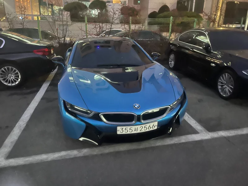 BMW i8