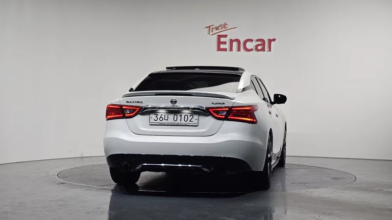 Nissan MAXIMA