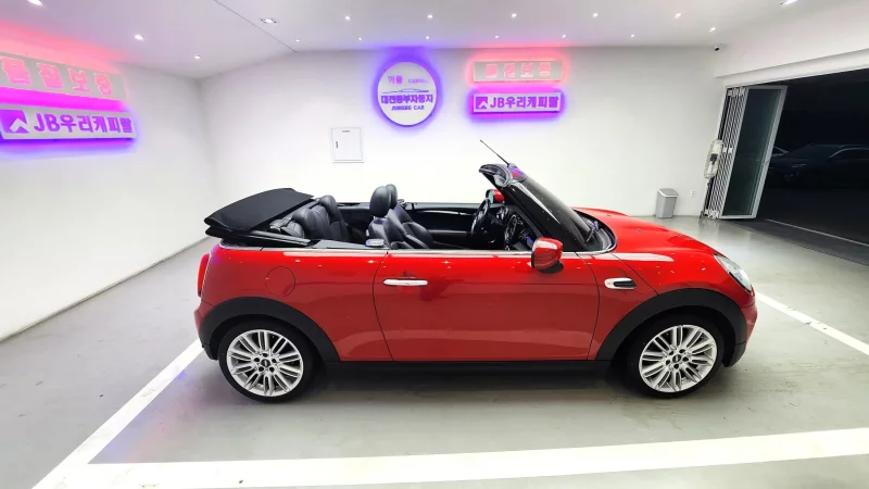 MINI Cooper Convertible