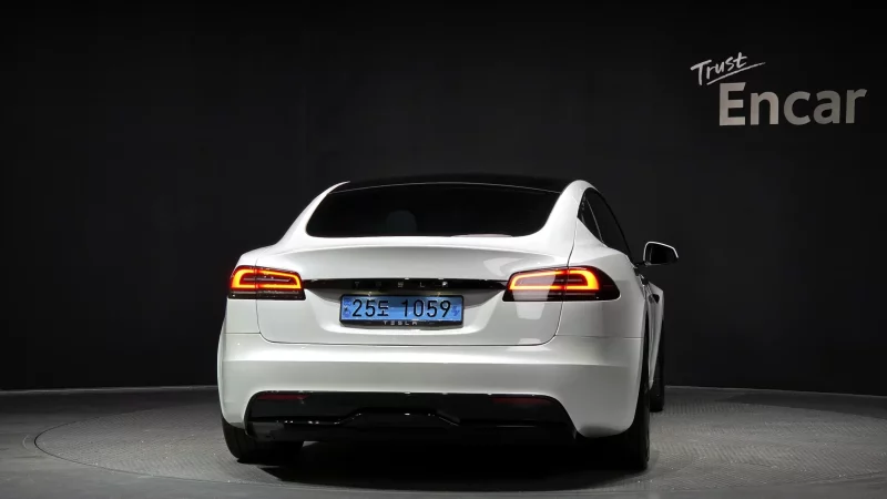 Tesla MODEL S