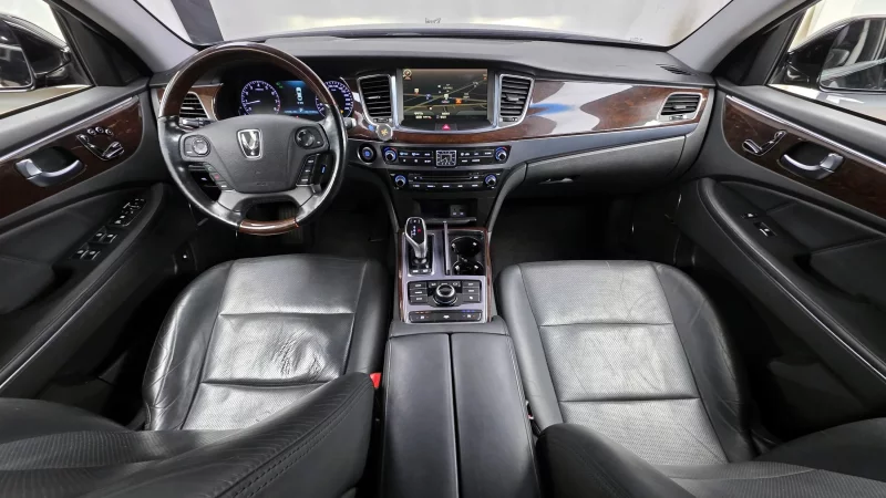 Hyundai Equus
