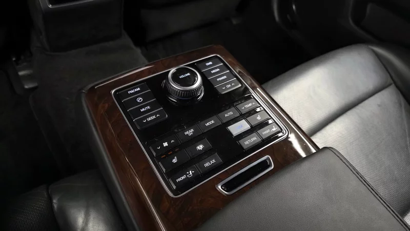 Hyundai Equus