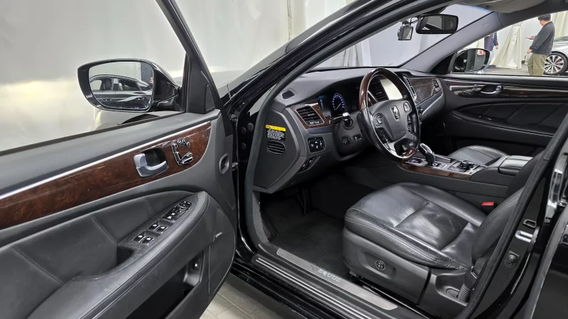 Hyundai Equus
