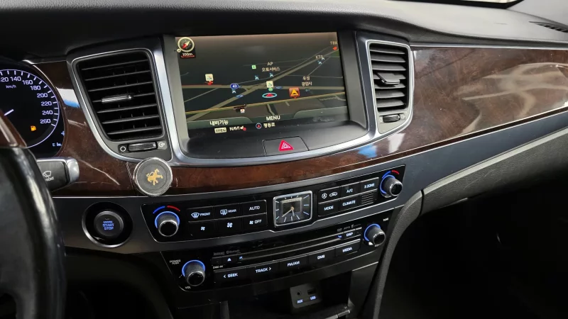 Hyundai Equus