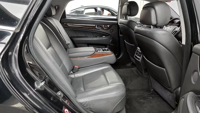 Hyundai Equus