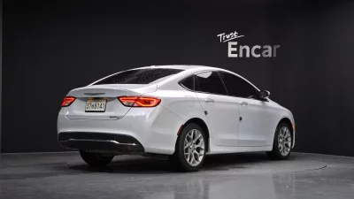 Chrysler 200
