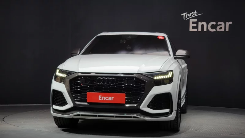 Audi RSQ8