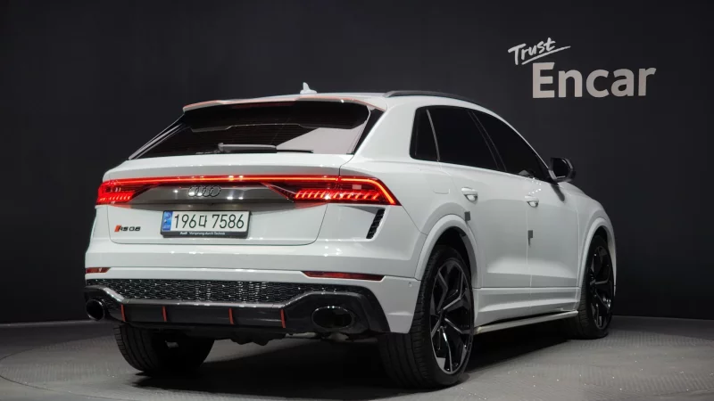 Audi RSQ8