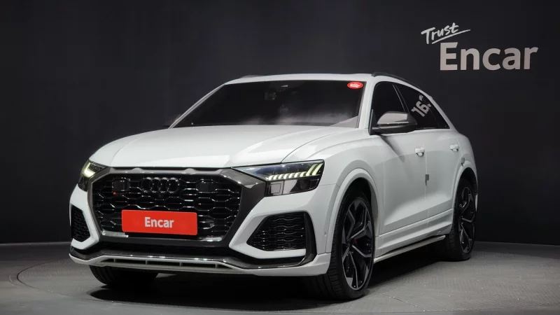 Audi RSQ8