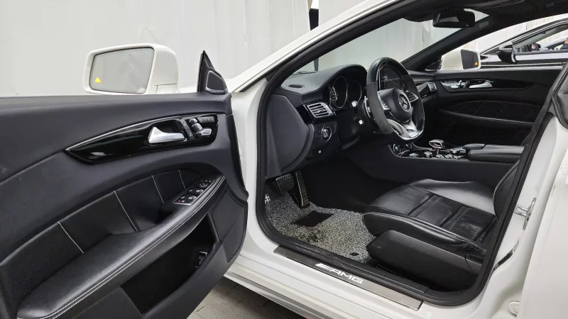 Mercedes-Benz CLS-Class