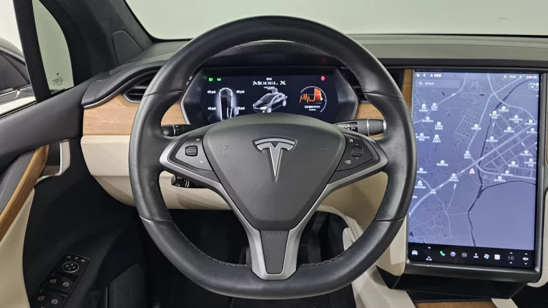 Tesla MODEL X